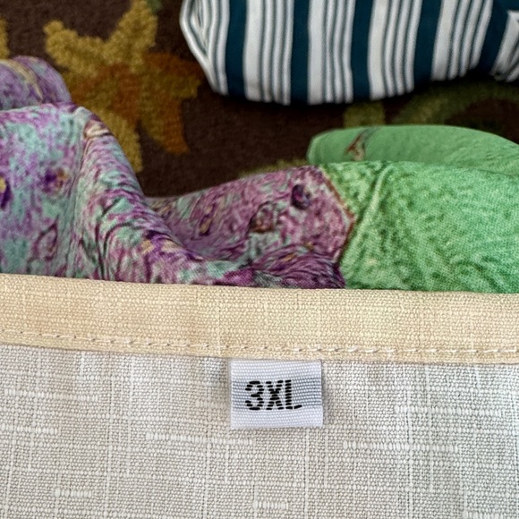 Floral Patchwork V-Neck Top - Picture 3 of 3